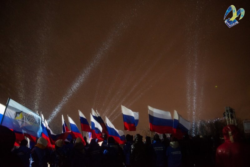 &quot;Лучи Победы&quot; озарили небо Мурманска