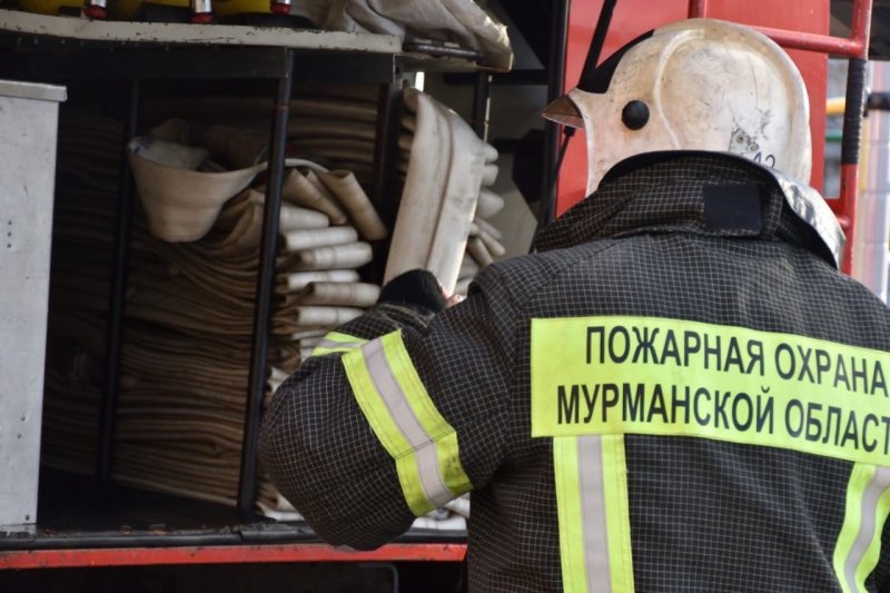 Обгорел автосервис в мурманской Росте