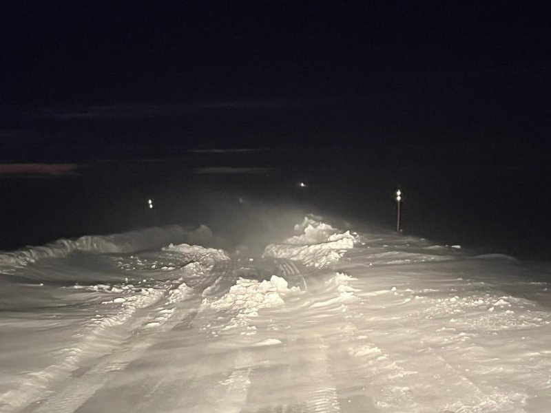 Туристы готовы &quot;сидеть&quot; в снегу, чтобы попасть в Териберку
