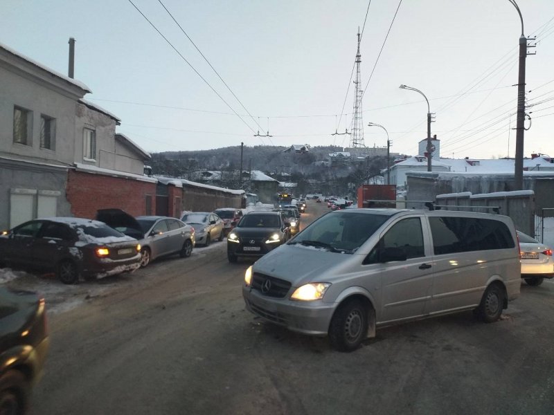 Массовое ДТП у морга в Мурманске