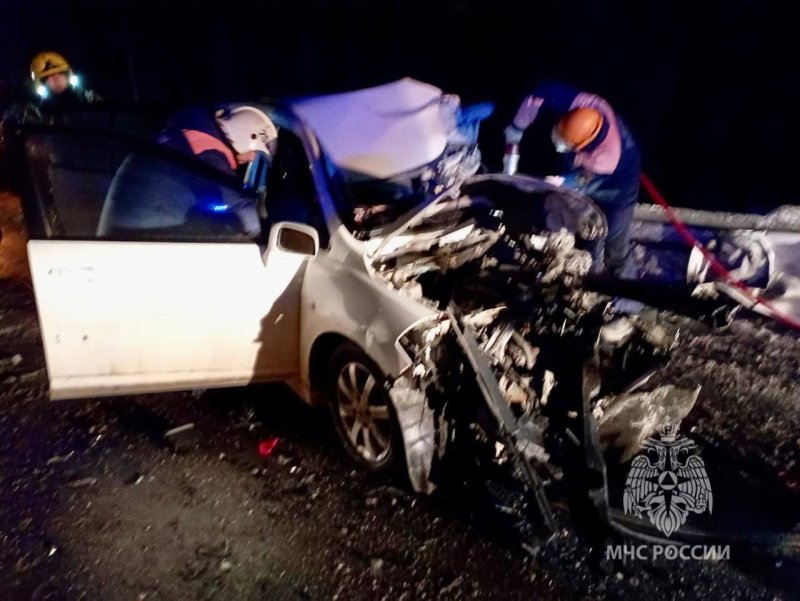 Возле Абрам-Мыса микроавтобус выехал на "встречку": четверых увезли в больницу