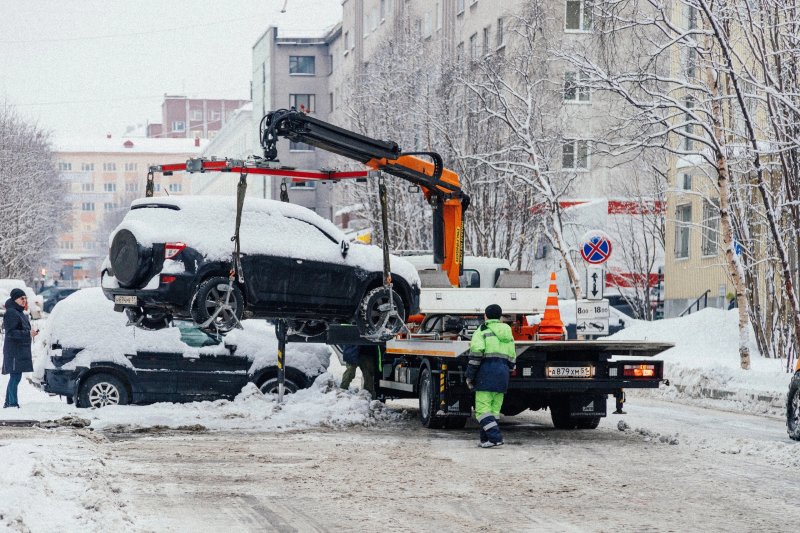 Из-за уборки снега запретят парковку на 4 улицах Мурманска
