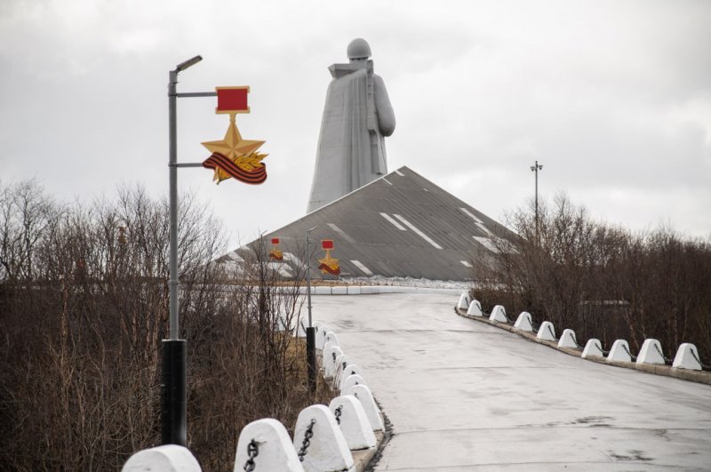 Как Мурманск готовится к 9 мая проверили депутаты Горсовета