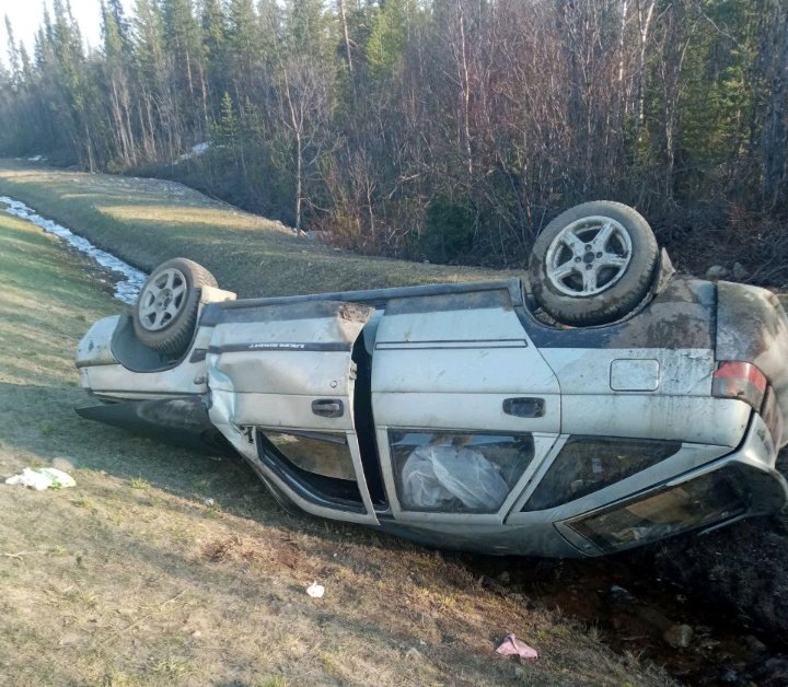 В аварии с «перевертышем» пострадал человек в Кольском районе