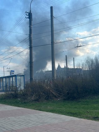 Клубы черного дыма напугали мурманчан