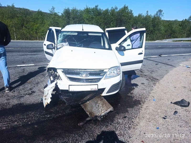 Двое детей и пятеро взрослых пострадали в аварии в Кольском районе