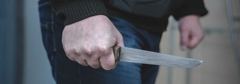 Нож в бедре стал финалом ссоры между приятелями в Кандалакше