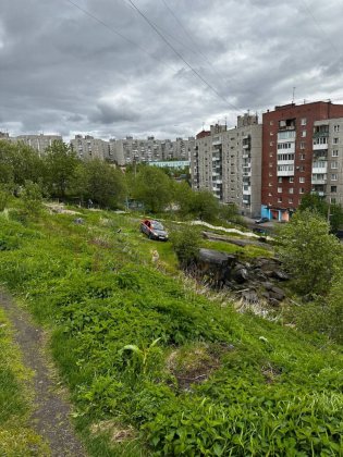 Такси перевернулось в Мурманске