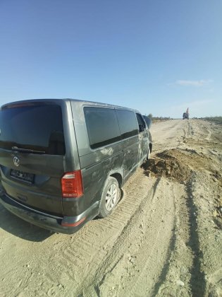 Микроавтобус перевернулся возле Териберки