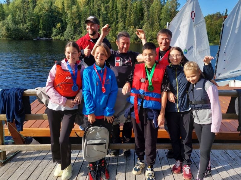 Дети соревновались в яхтинге на реке Тулома