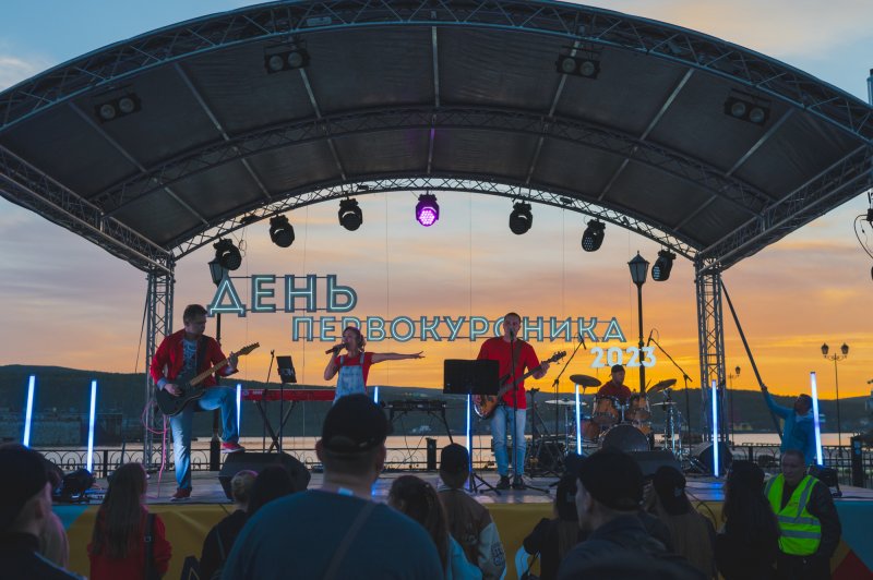 День первокурсника прошел на Морвокзале Мурманска
