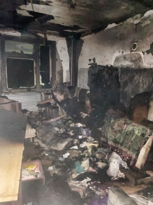 Сгорела квартира: 5 человек спасли с верхних этажей в Кандалакше