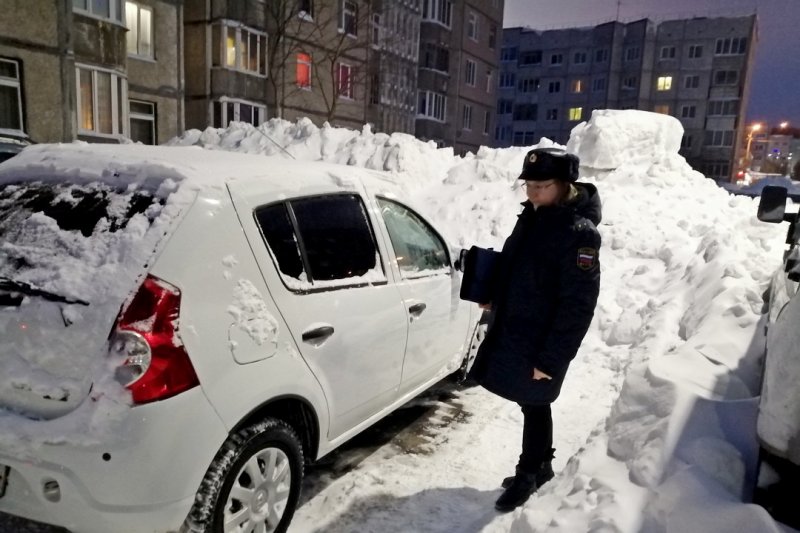 Чуть не лишился внедорожника и гаража должник в Оленегорске