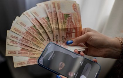 Юную апатитчанку мошенники поймали в соцсетях