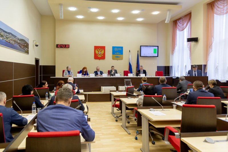 Назначены новые председатели комиссий по делам несовершеннолетних Мурманска