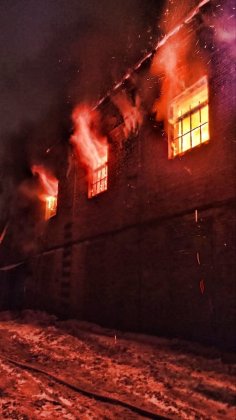 Пожарный гидрант был не исправен при тушении горящего консервного завода в Мурманске