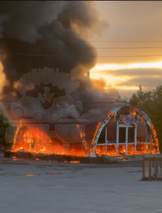 Пункт проката сгорел на мурманской «Снежинке»