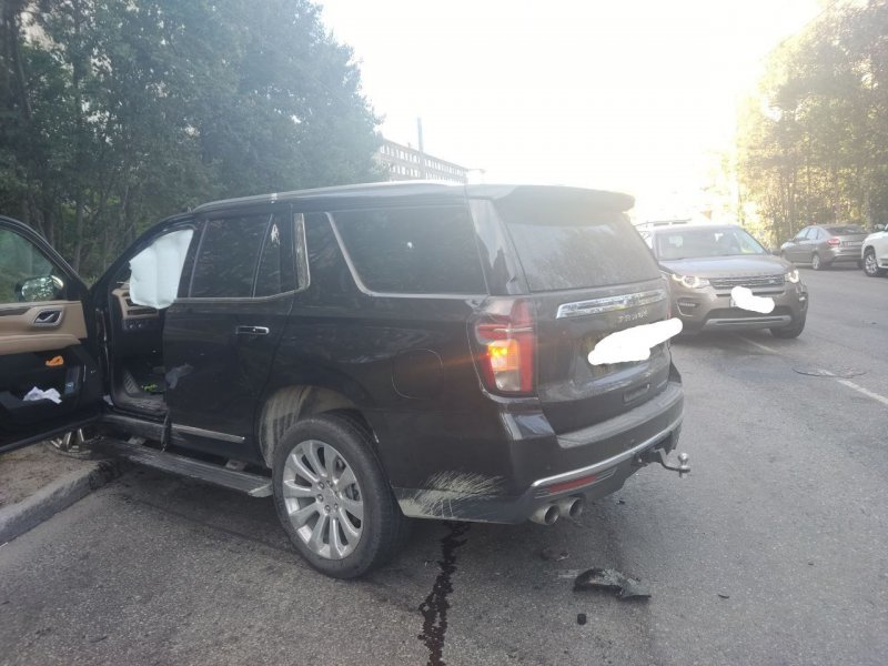 Одна машина не уступила дорогу другой: подробности аварии на Кирова в Мурманске
